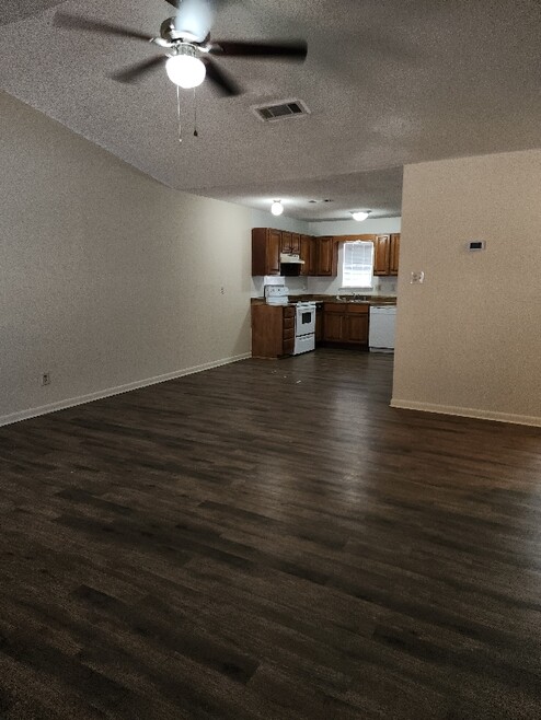 Building Photo - 509 Summit St