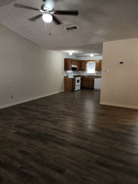 Primary Photo - 509 Summit St