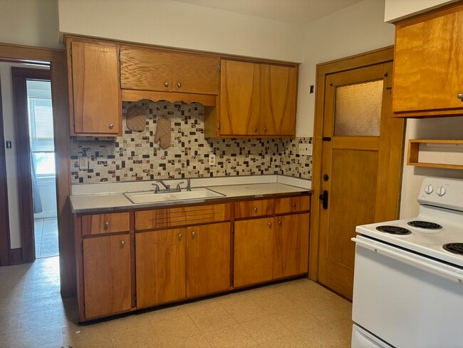 Building Photo - 5412 W Vine St