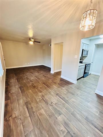 Building Photo - 2211 S Vernon Ave