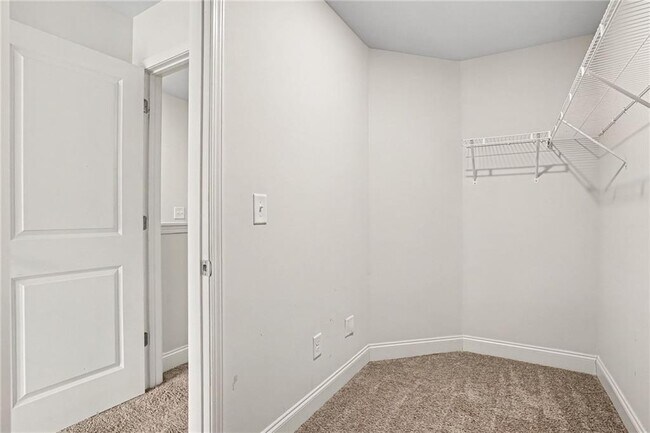 Building Photo - 10139 Benton Woods Dr