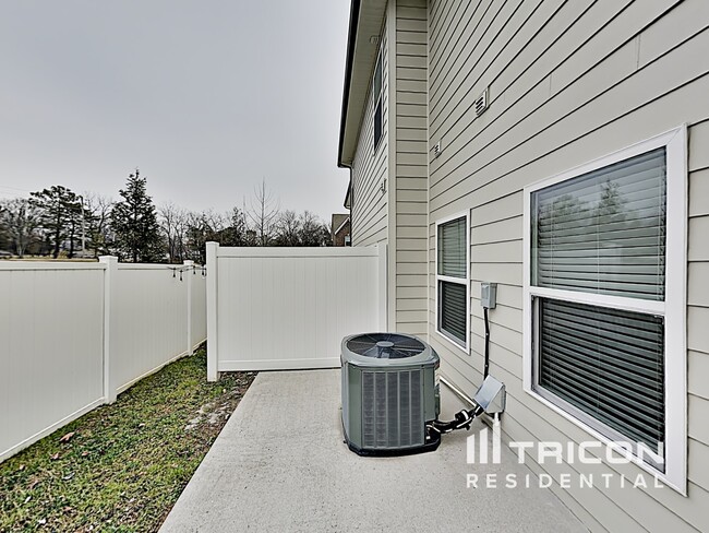 Building Photo - 204 Ashmere Ct