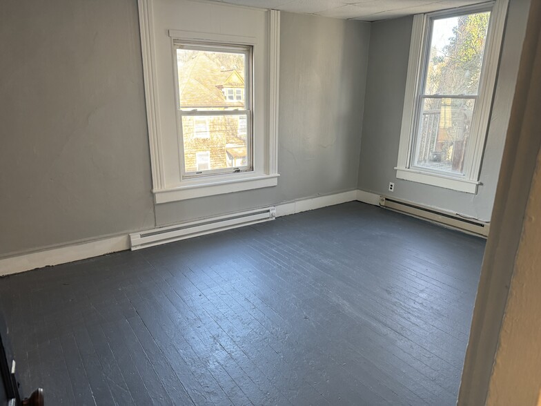 Building Photo - 515 Walnut Ave