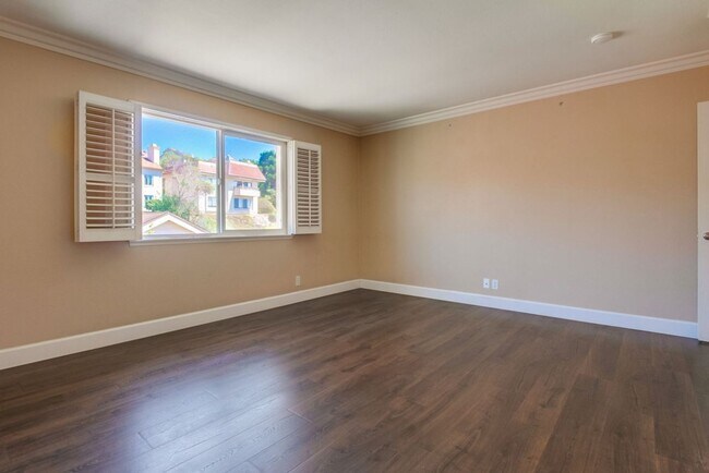 Building Photo - Fantastic ocean views in this spectacular ...
