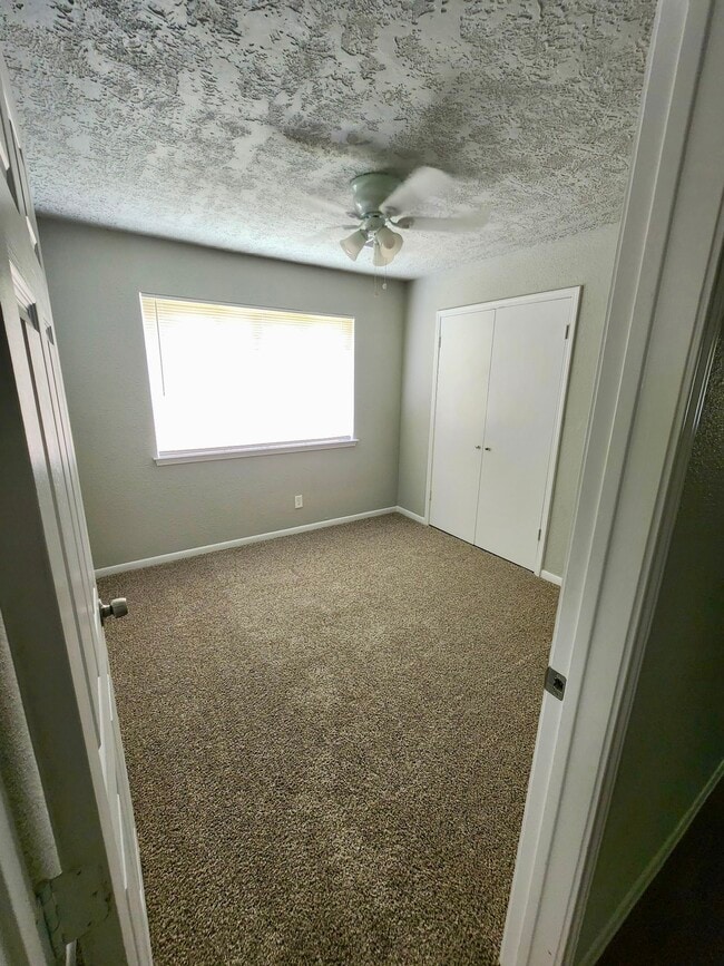 Building Photo - 3860 Jasmine Dr