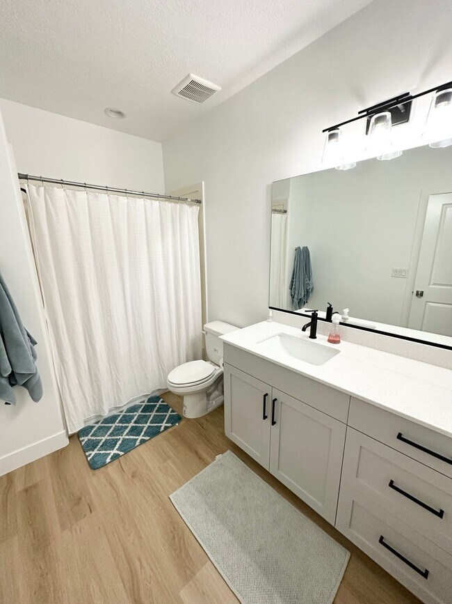 Building Photo - Pet Friendly!!! Beautiful Woodland Estates...