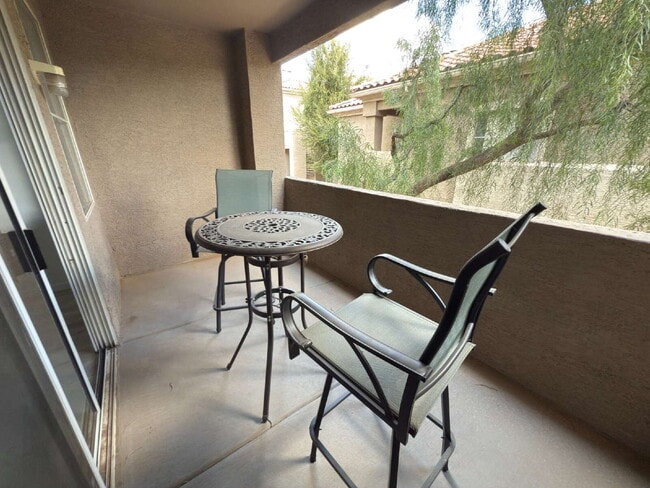 Building Photo - "Charming 1-Bedroom Retreat with Fireplace & Pool in Phoenix Oasis!"