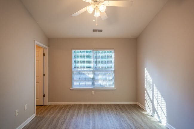 Building Photo - 192 Sonata Cir