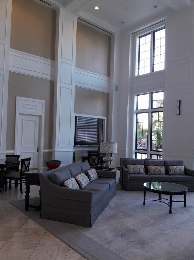 Building Photo - DOWNTOWN SARASOTA ANNUAL TURNKEY FURNISHED...