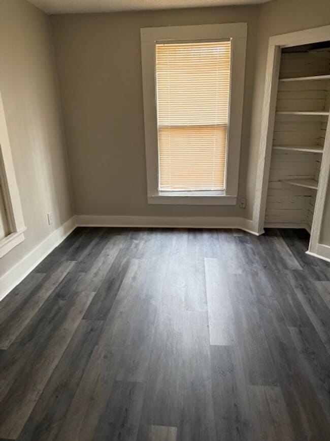 Building Photo - Great Property in quite Neighborhood