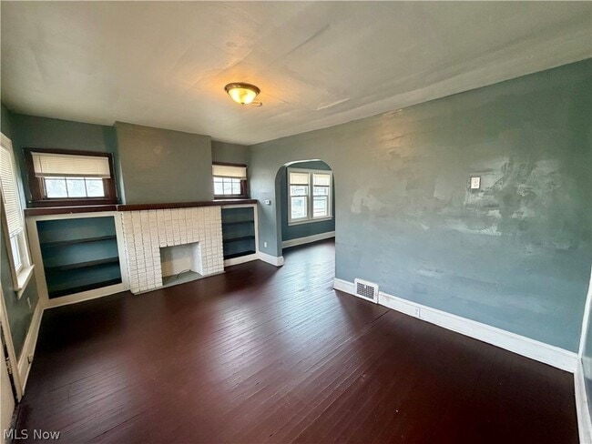 Building Photo - 578 Hoye Ave