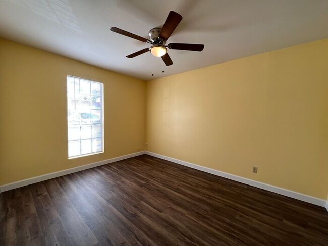 Building Photo - 50% OFF 1st Month's Rent!* Freshly remodel...