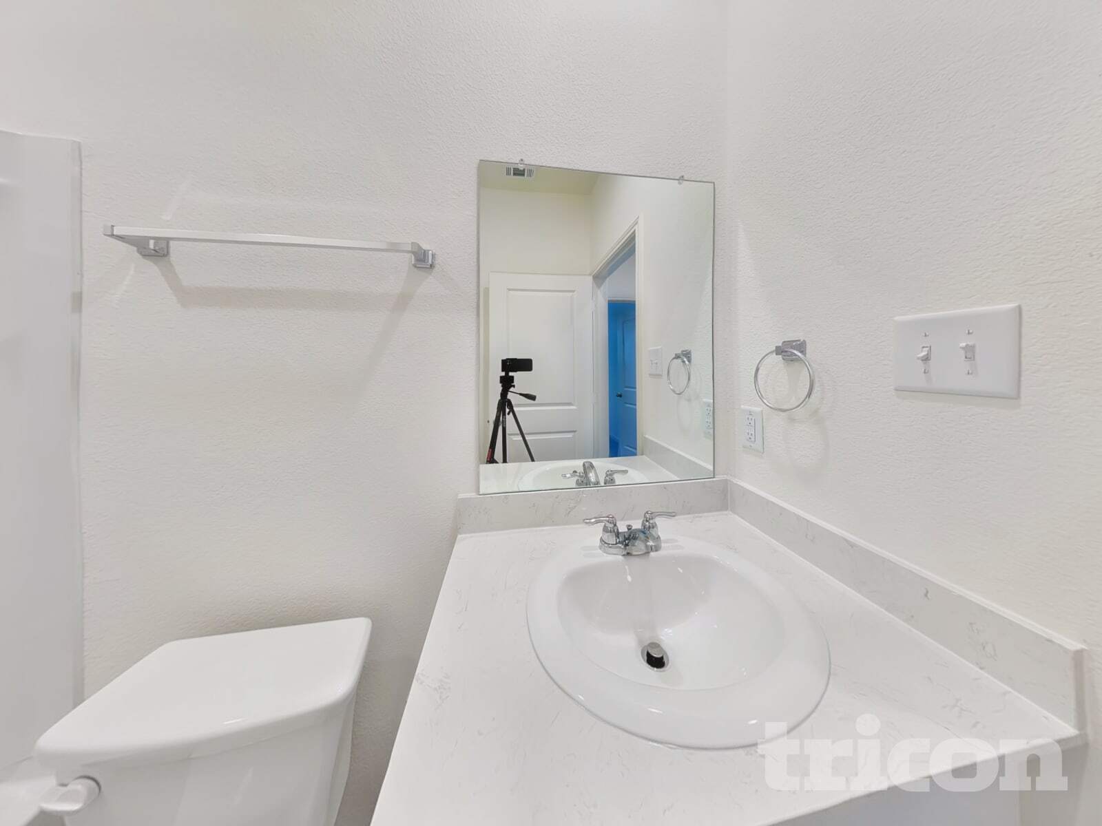 Building Photo - 12712 Big Rnch Rd