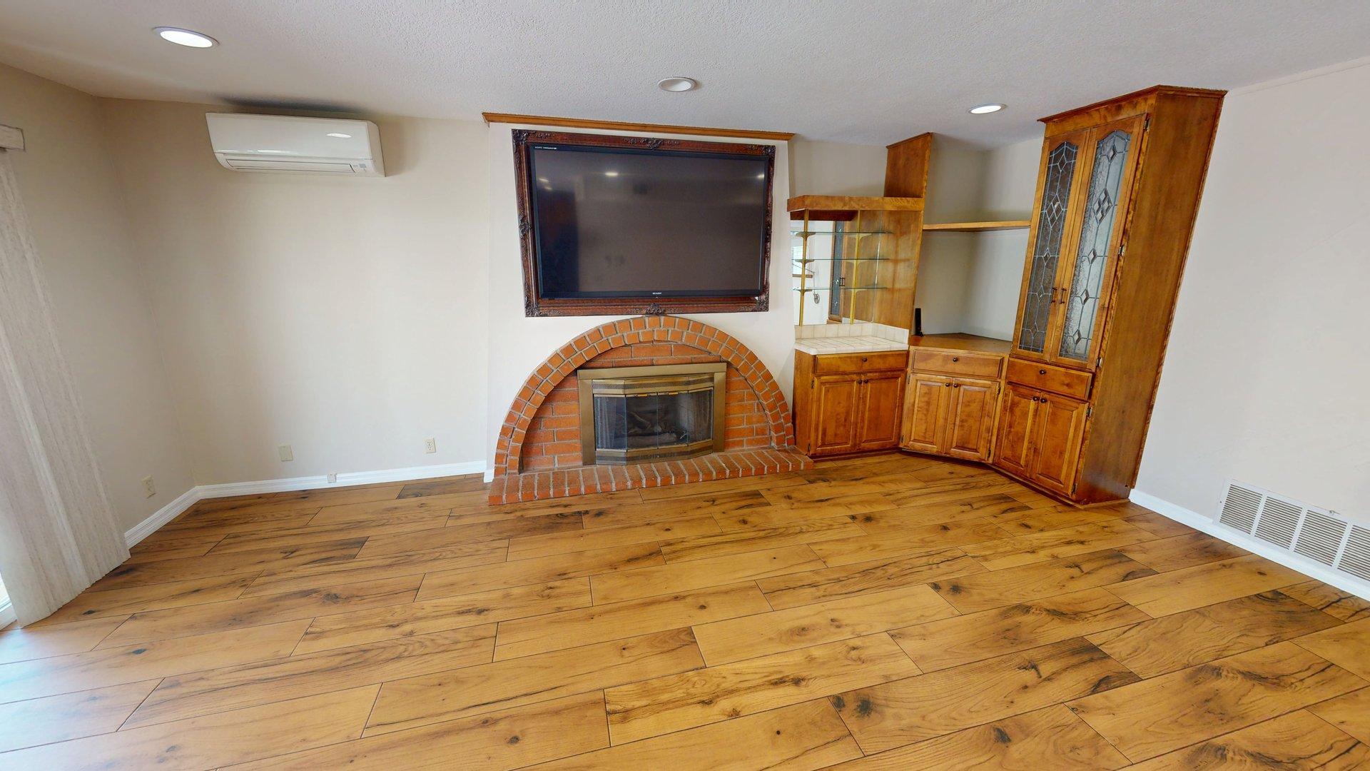 Building Photo - 2431 Deerfield Ct