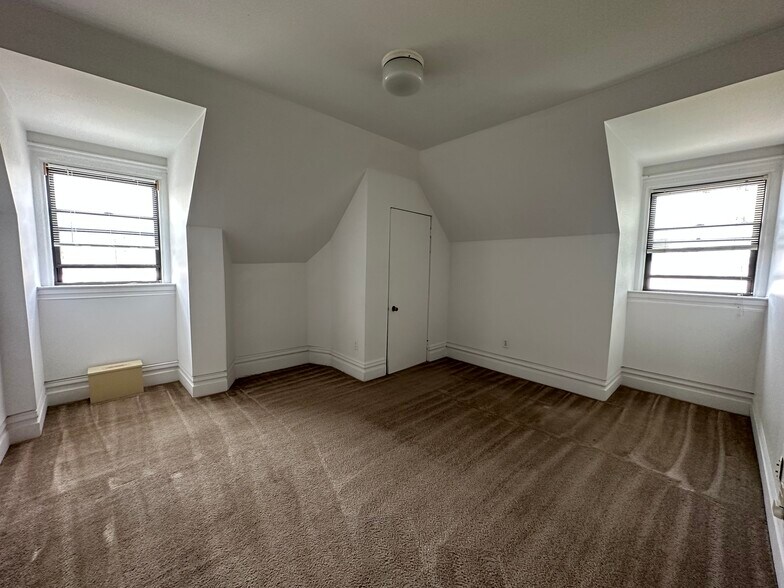 4821 Center Ave #2 - 4821 Centre Ave