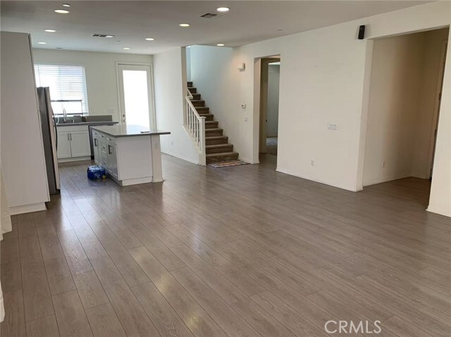 Building Photo - 658 Calle Valle