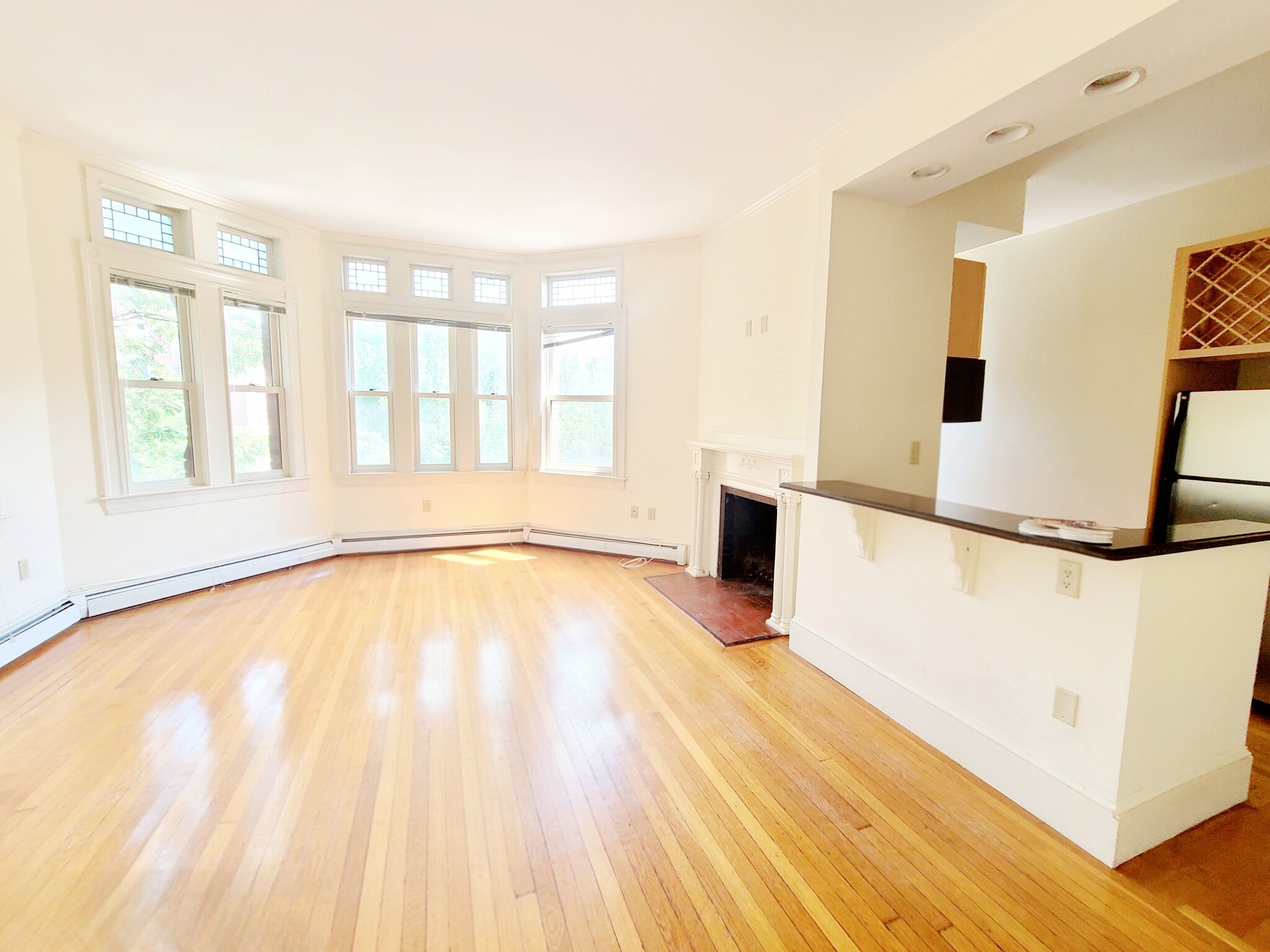 Building Photo - 197 Commonwealth Ave