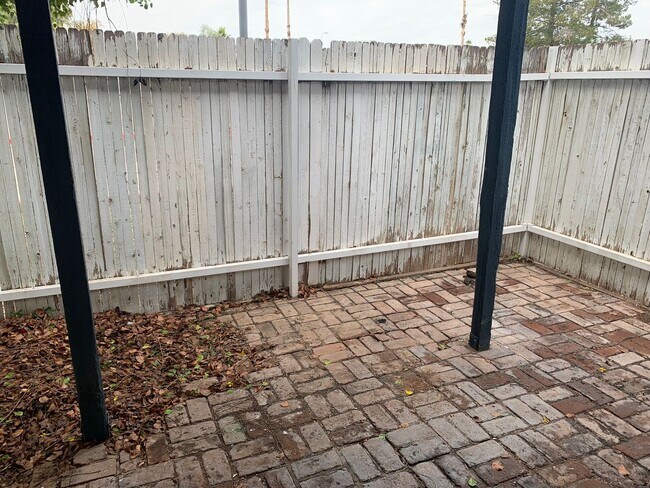 Building Photo - 286 W Palomino Dr