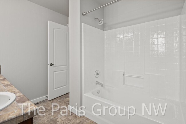 Building Photo - Stunning 3438sf Newcastle Craftsman Near T...