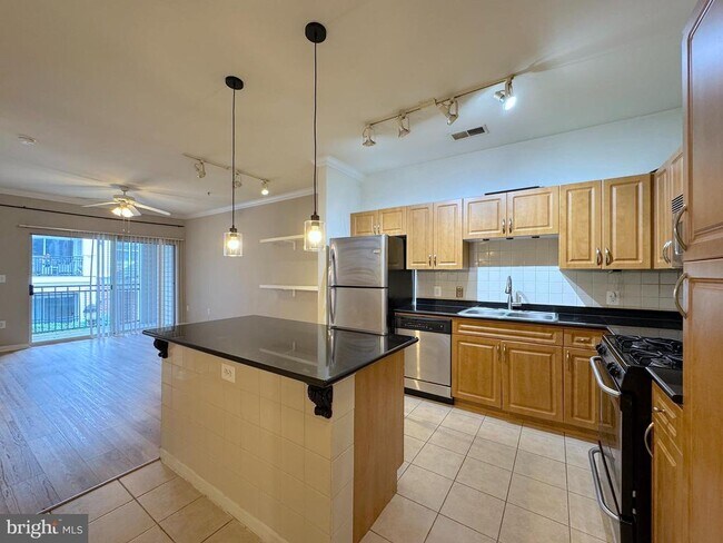 Building Photo - 12921 Centre Park Cir