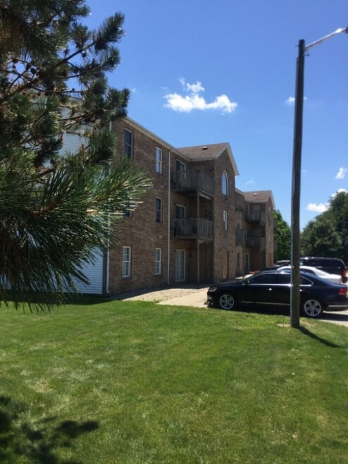 Building Photo - 401 Brunswick Dr