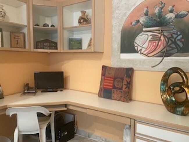 Building Photo - Tucson National Fully Furnished Home on the Golf Course