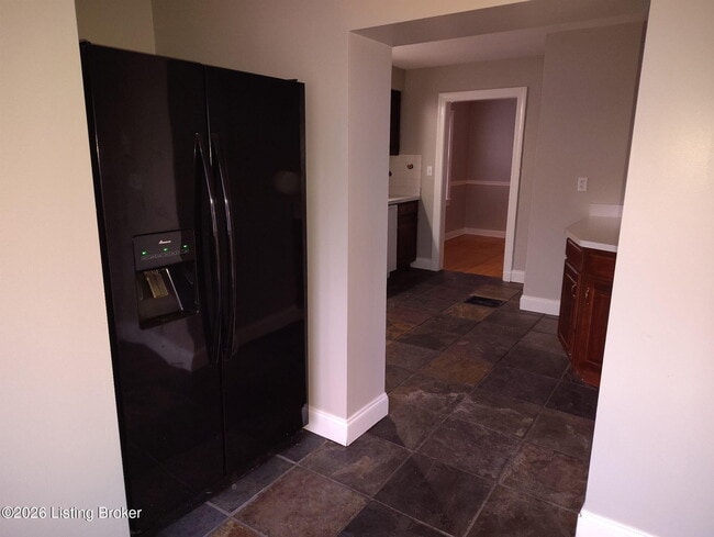 Building Photo - 3253 Lexington Rd