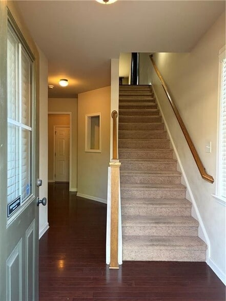 Building Photo - 804 Village Field Ct NW