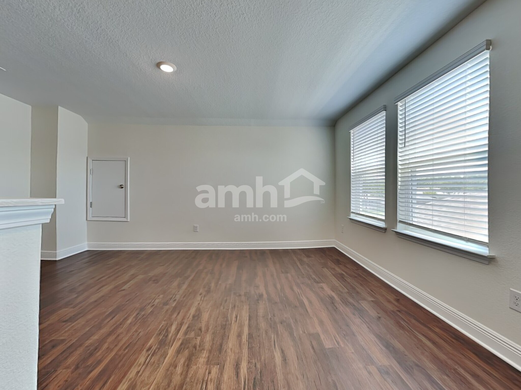 Building Photo - 27537 St Andrews Ave