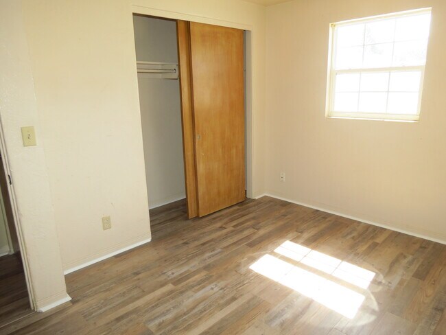 Building Photo - 52 Seacrest Dr