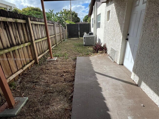 Building Photo - 20431 NW 46th Ave