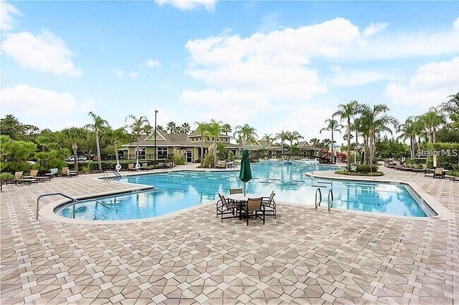 Building Photo - 20012 Oakflower Ave