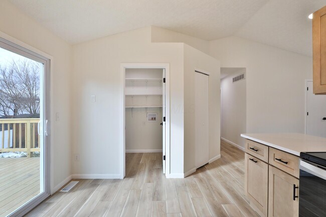 Building Photo - 989 Lavender Ln