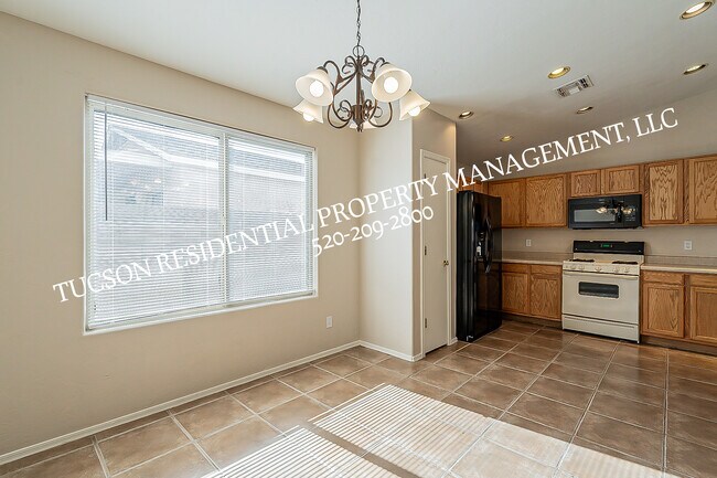 Building Photo - 7623 S Meadow Spring Way