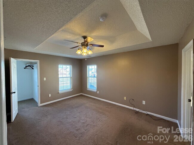 Building Photo - 7304 Ravanna Dr