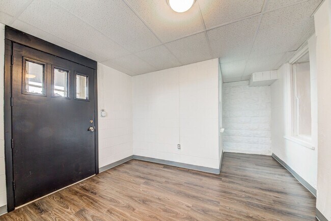 Building Photo - 9 Renwick St