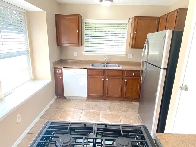 Building Photo - Affordable Duplex