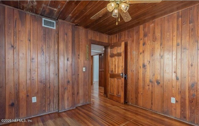 Building Photo - 1718 1st St N