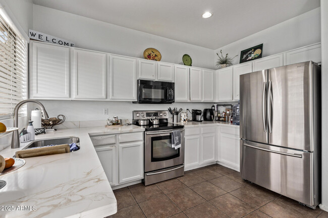 Building Photo - 6928 S 50th Dr