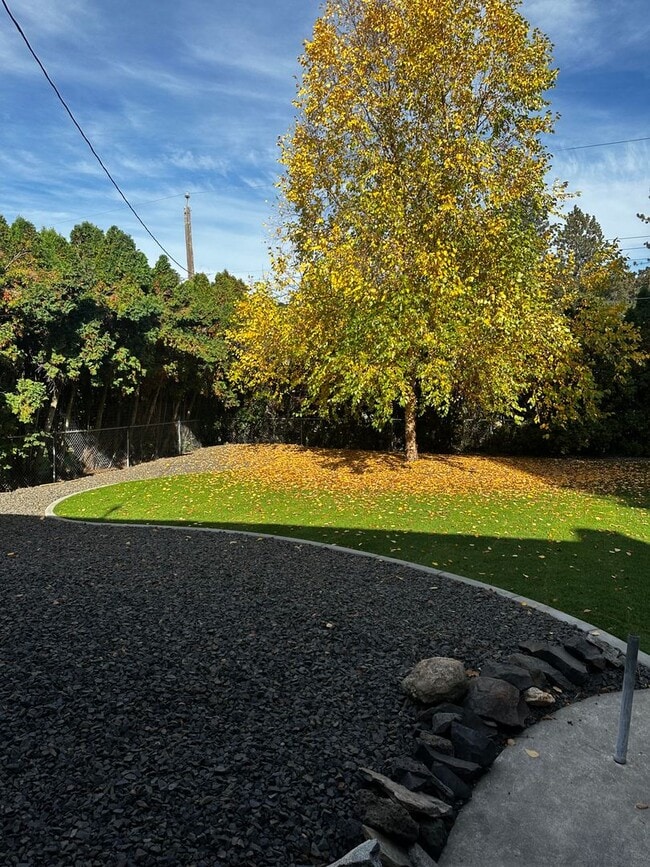 Building Photo - 7220 N Drumheller St