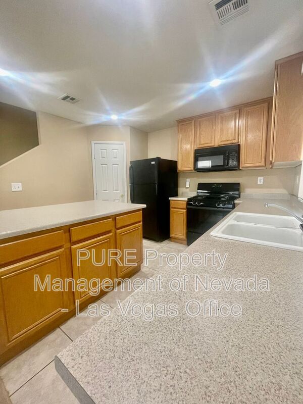 Building Photo - 126 Solidago Ave