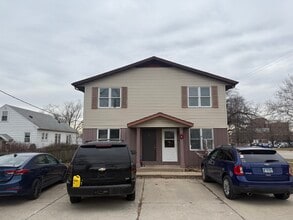 Building Photo - 801 W St Anthony Ave