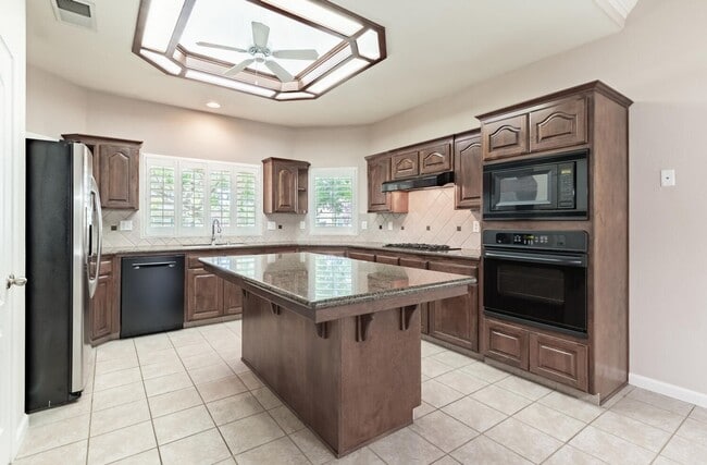 Building Photo - 4 Bedroom in Buchanan School District