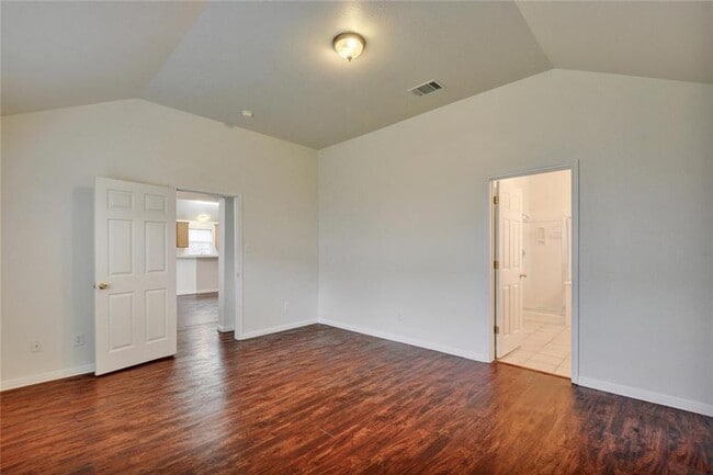Building Photo - 2624 Century Park Blvd