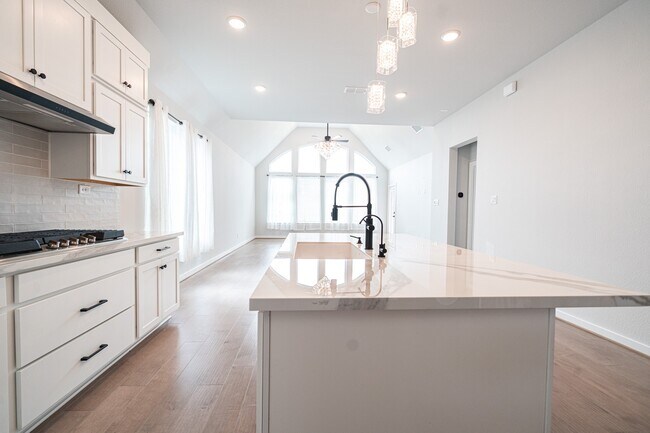 Building Photo - 24819 Yellow Spruce Cir