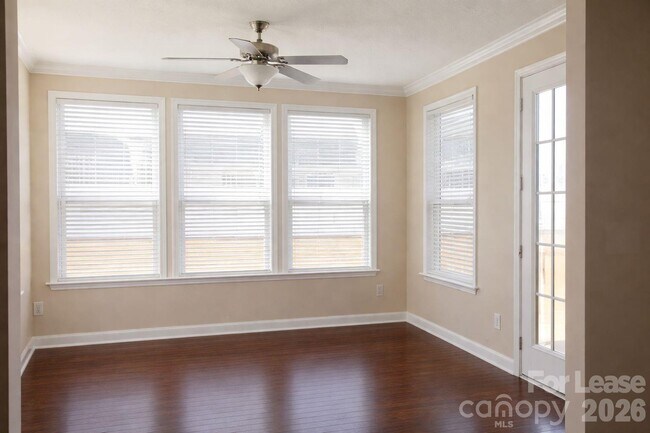 Building Photo - 131 Sand Spur Dr