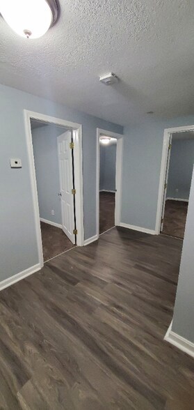 Building Photo - 84 Danforth St