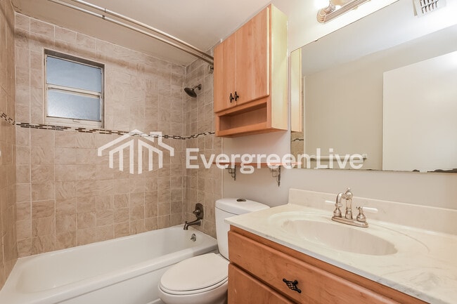 Building Photo - 2038 Keyes Ln