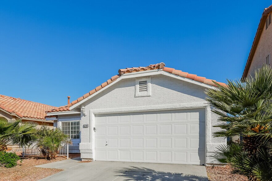 Building Photo - 5208 Still Breeze Ave