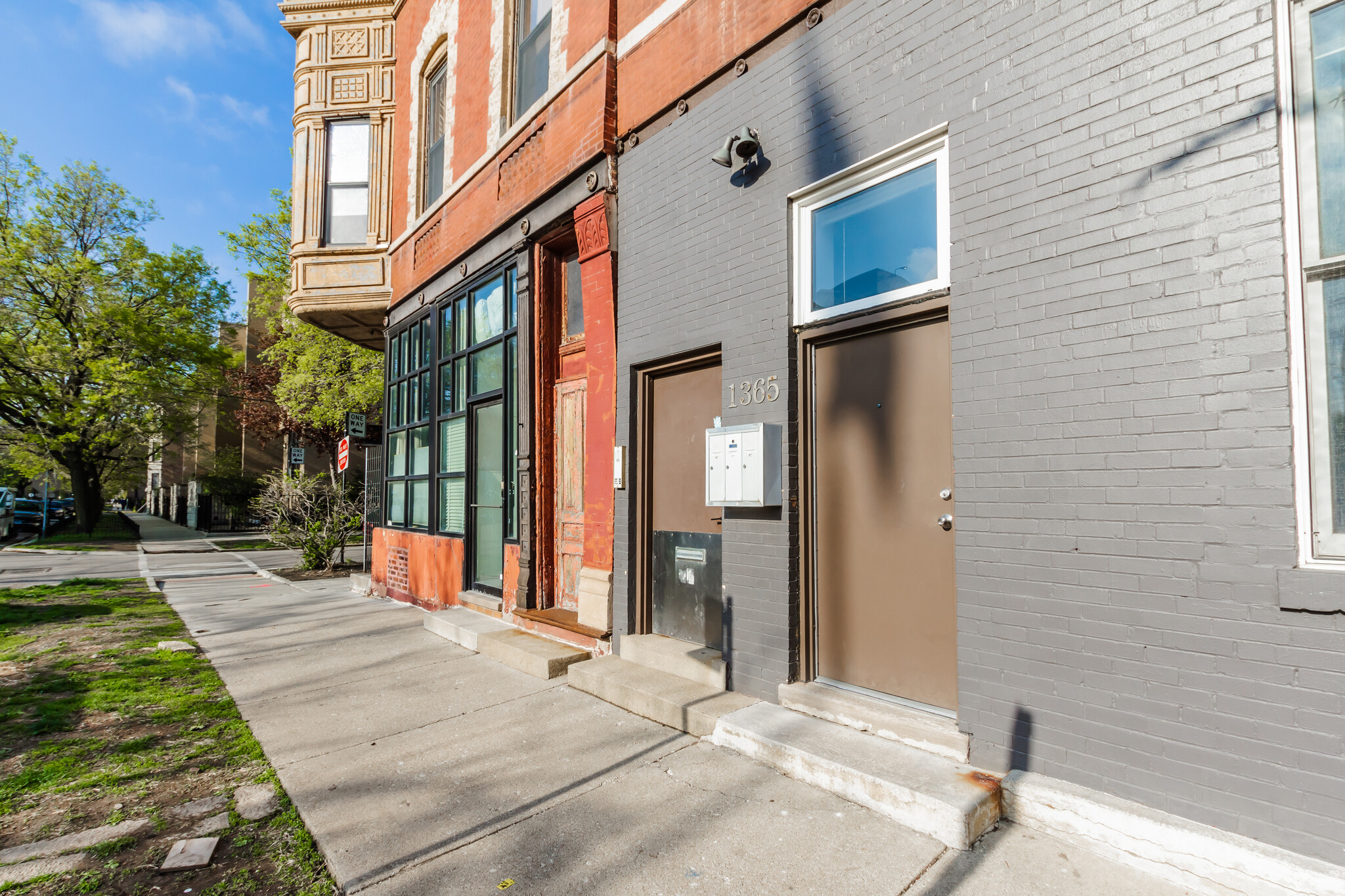 Building Photo - 1365 N Leavitt St